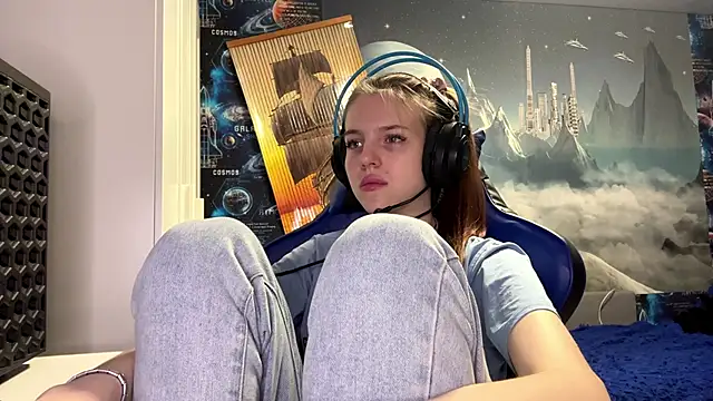 Elira Breeze online show from January 9, 2026, 1:40 pm