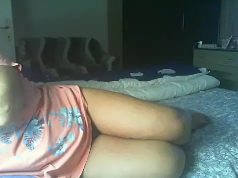 Snapshot of Lauray1 chatting on November 11, 2025, 4:57 pm Lauray1 online show from November 11, 2025, 4:57 pm