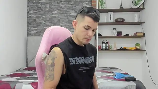 BooyHott  online show from February 14, 2026, 7:03 pm