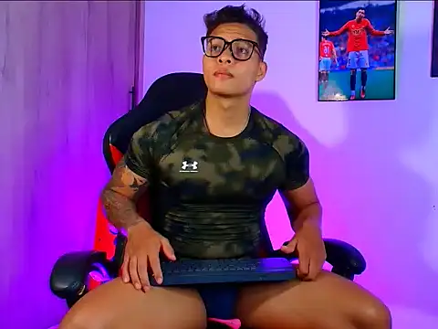 Snapshot of evan_greey chatting on October 8, 2025, 3:52 am evan greey online show from October 8, 2025, 3:52 am