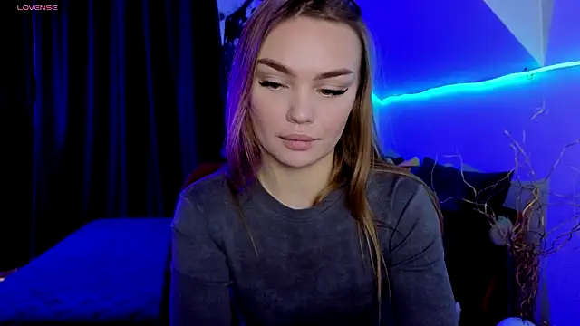 Snapshot of KitsyMoore chatting on November 25, 2025, 1:11 pm KitsyMoore online show from November 25, 2025, 1:11 pm