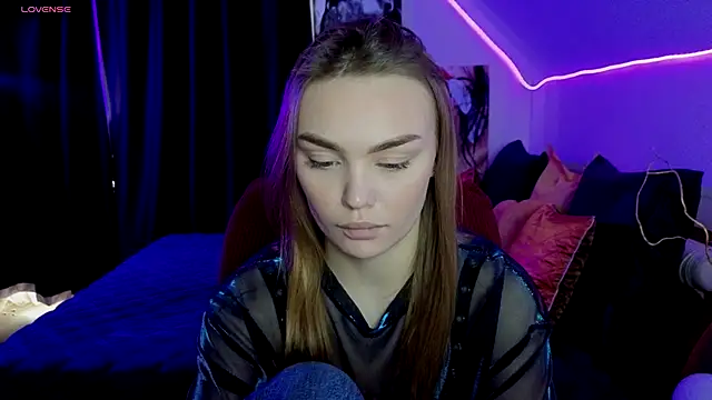 Snapshot of KitsyMoore chatting on October 25, 2025, 1:23 pm KitsyMoore online show from October 25, 2025, 1:23 pm