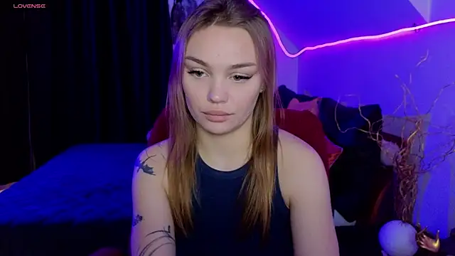 Snapshot of KitsyMoore chatting on December 1, 2025, 1:12 pm KitsyMoore online show from December 1, 2025, 1:12 pm