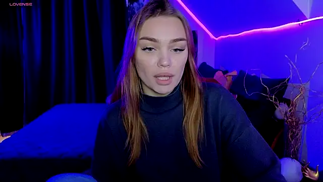 Snapshot of KitsyMoore chatting on November 24, 2025, 1:11 pm KitsyMoore online show from November 24, 2025, 1:11 pm