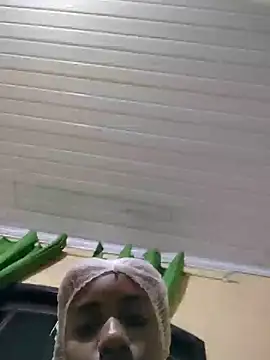 Snapshot of Barbiefox24 chatting on November 21, 2025, 7:13 pm Barbiefox24 online show from November 21, 2025, 7:13 pm