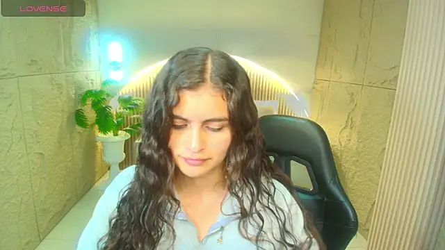 dany r  online show from December 5, 2025, 1:21 pm