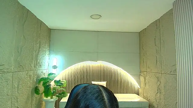 dany r  online show from November 28, 2025, 1:00 pm