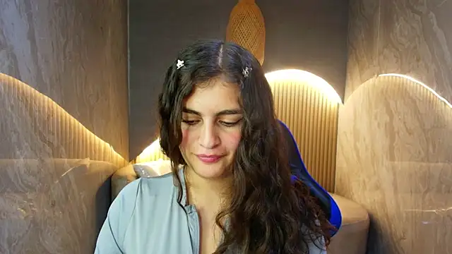 dany r  online show from November 4, 2025, 1:37 pm