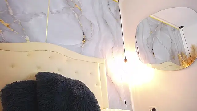 Samy moore14 online show from October 21, 2025, 2:27 pm