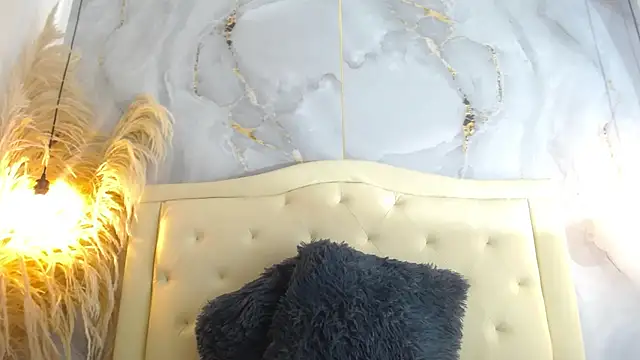 Samy moore14 online show from December 16, 2025, 3:05 pm