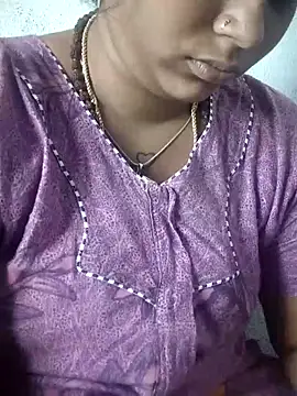 sweetqueen143 online show from December 17, 2025, 7:13 am