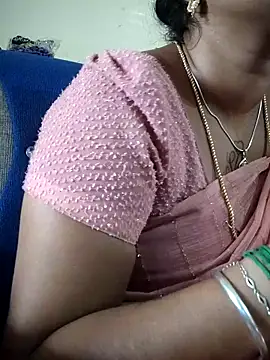 sweetqueen143 online show from October 4, 2025, 6:04 am