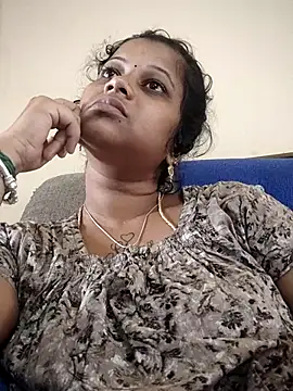 sweetqueen143 online show from October 16, 2025, 5:16 am