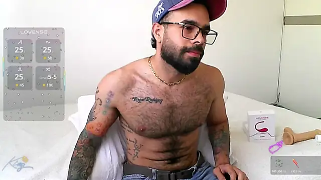 Snapshot of htrebor87 chatting on February 5, 2026, 5:20 pm htrebor87 online show from February 5, 2026, 5:20 pm