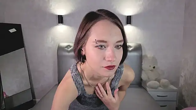 prettiestwinsor online show from October 18, 2025, 1:07 am