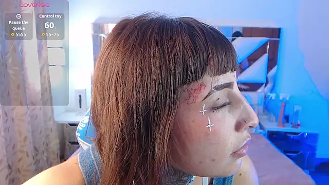 Gyal 8  online show from November 16, 2025, 1:38 pm