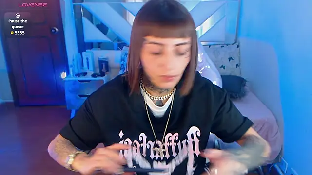 Gyal 8  online show from November 4, 2025, 9:29 pm