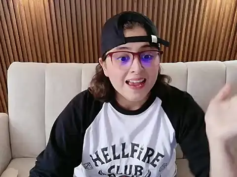 dirty feelena online show from March 4, 2026, 5:42 pm