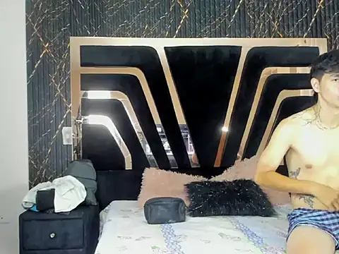 Snapshot of ElyANDByron chatting on October 15, 2025, 1:41 pm ElyANDByron online show from October 15, 2025, 1:41 pm