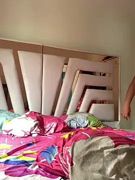  jade 01 online show from November 3, 2025, 4:21 pm