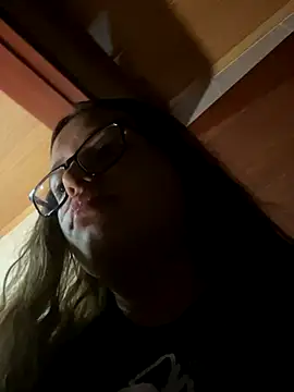 Aphrill online show from October 2, 2025, 11:41 pm