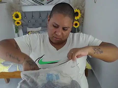 Snapshot of hotlesby_valery chatting on December 15, 2025, 8:03 pm hotlesby valery online show from December 15, 2025, 8:03 pm