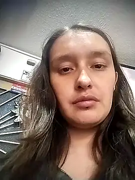 Snapshot of Karla-giraldo_ chatting on October 17, 2025, 9:27 pm Karla-giraldo online show from October 17, 2025, 9:27 pm