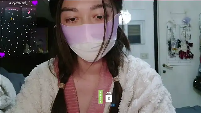 Snapshot of fioralba chatting on May 8, 2026, 12:36 am fioralba online show from May 8, 2026, 12:36 am