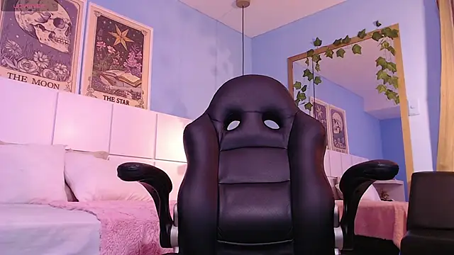 Snapshot of PenelopeBond chatting on November 18, 2025, 5:11 am PenelopeBond online show from November 18, 2025, 5:11 am