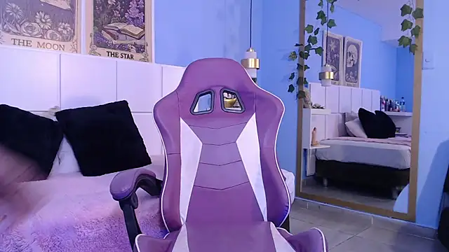 Snapshot of PenelopeBond chatting on December 5, 2025, 7:18 am PenelopeBond online show from December 5, 2025, 7:18 am