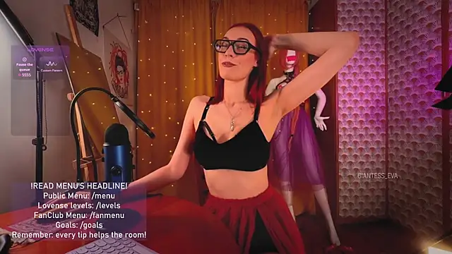 Snapshot of Giantess_Eva chatting on May 22, 2026, 8:29 pm Giantess Eva online show from May 22, 2026, 8:29 pm