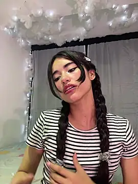 Snapshot of Rouse_Monroe chatting on July 12, 2026, 12:22 am Rouse Monroe online show from July 12, 2026, 12:22 am