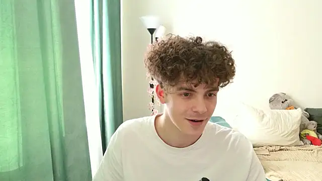 dreamgonetan online show from September 22, 2025, 1:17 pm