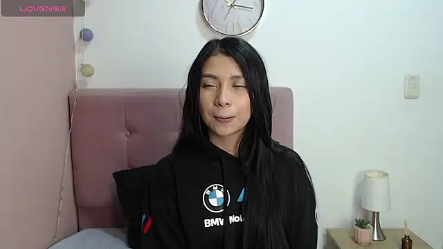 gabriela paris online show from November 20, 2025, 6:14 am