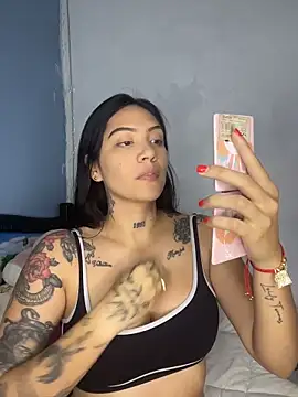 Snapshot of liahouses chatting on November 9, 2025, 12:14 am liahouses online show from November 9, 2025, 12:14 am