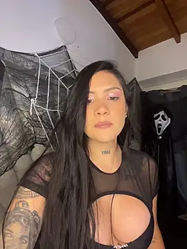 Snapshot of liahouses chatting on October 27, 2025, 11:16 pm liahouses online show from October 27, 2025, 11:16 pm