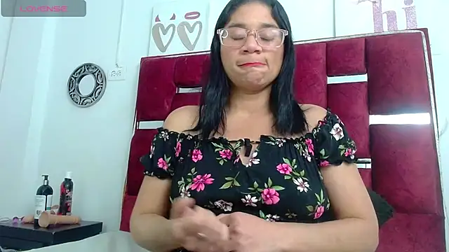 Snapshot of PamelaCruzThxl chatting on November 27, 2025, 3:40 am PamelaCruzThxl online show from November 27, 2025, 3:40 am