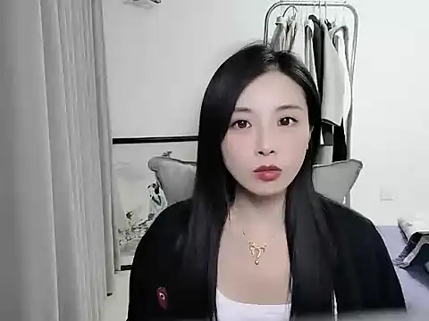 Snapshot of Mien-MM chatting on October 18, 2025, 1:46 pm Mien-MM online show from October 18, 2025, 1:46 pm