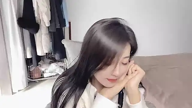 Snapshot of Mien-MM chatting on November 11, 2025, 7:36 am Mien-MM online show from November 11, 2025, 7:36 am