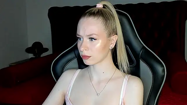 MiaGraces online show from November 21, 2025, 5:17 am