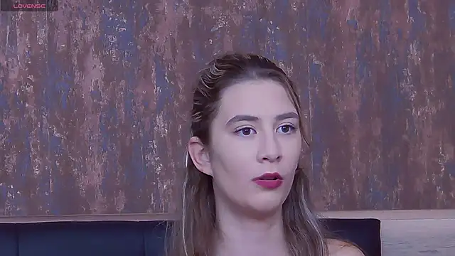 Snapshot of AylinFreya chatting on October 14, 2025, 6:03 am AylinFreya online show from October 14, 2025, 6:03 am