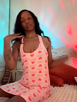 Snapshot of LoveDreaux chatting on December 15, 2025, 1:55 am LoveDreaux online show from December 15, 2025, 1:55 am