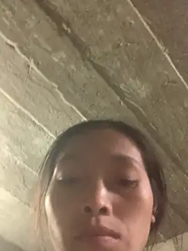 Snapshot of Halyy_xx chatting on October 24, 2025, 10:03 am Halyy xx online show from October 24, 2025, 10:03 am