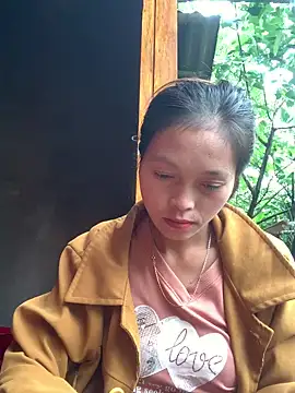 Snapshot of Halyy_xx chatting on September 29, 2025, 2:07 am Halyy xx online show from September 29, 2025, 2:07 am