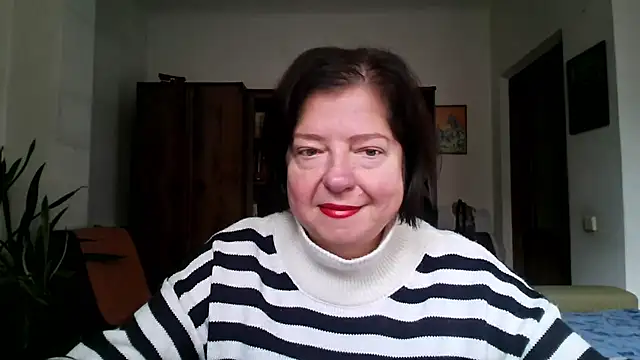 Violet Pulse online show from November 3, 2025, 9:02 am