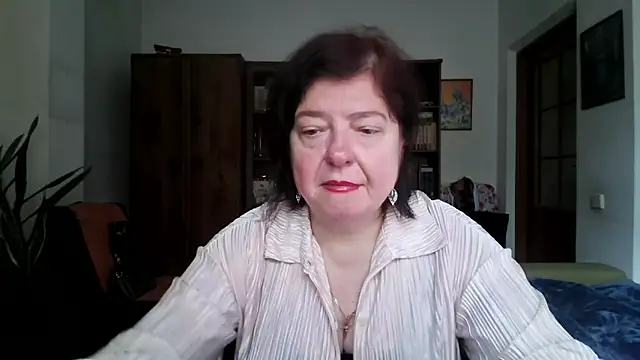 Snapshot of Violet_Pulse chatting on April 11, 2026, 8:40 am Violet Pulse online show from April 11, 2026, 8:40 am