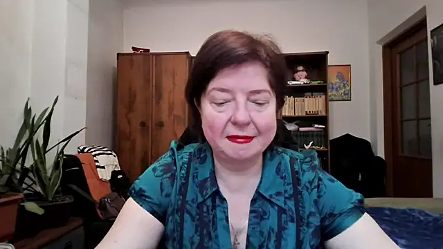 Snapshot of Violet_Pulse chatting on February 17, 2026, 7:05 am Violet Pulse online show from February 17, 2026, 7:05 am