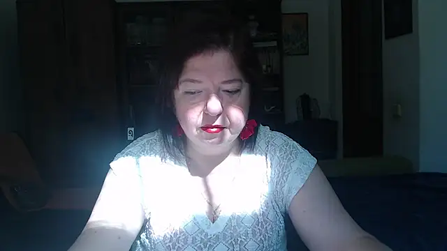 Snapshot of Violet_Pulse chatting on July 18, 2026, 6:33 am Violet Pulse online show from July 18, 2026, 6:33 am