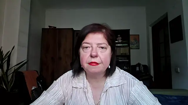 Snapshot of Violet_Pulse chatting on April 7, 2026, 12:07 pm Violet Pulse online show from April 7, 2026, 12:07 pm