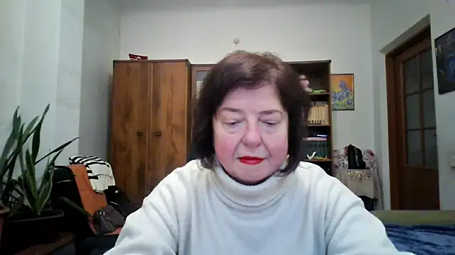 Snapshot of Violet_Pulse chatting on February 12, 2026, 1:11 pm Violet Pulse online show from February 12, 2026, 1:11 pm